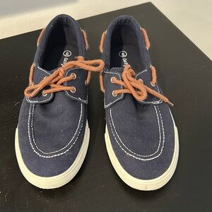 Boys boat shoes size 6